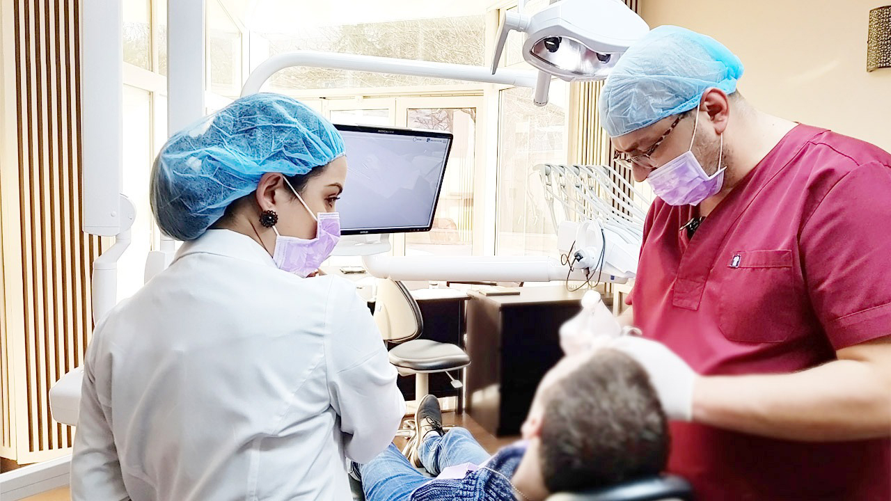 Dr. Athanasios Karamanos